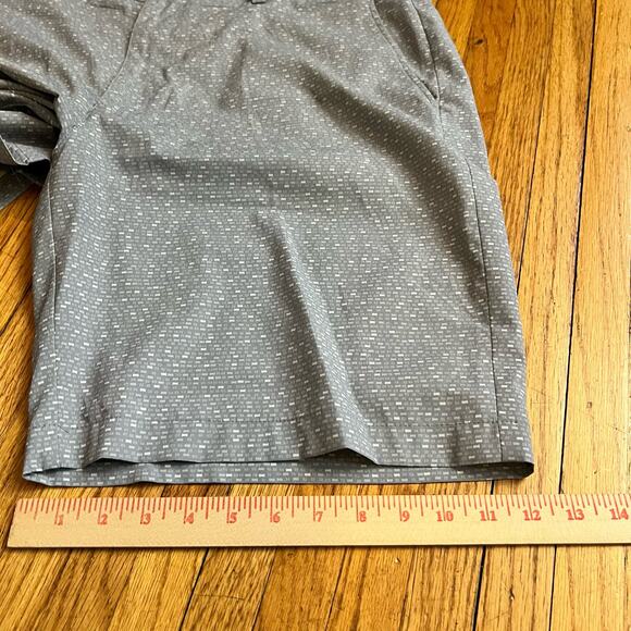 PGA Tour Shorts Mens 38 X9.5 Gray Geometric Performance Golf Chino Polyester - Picture 10 of 10